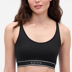 Gap × BÉIS Seamless Logo Sports Bra